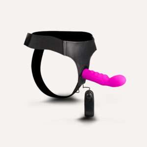gode ceinture avec harnais et gode violet pour femme lovatoy