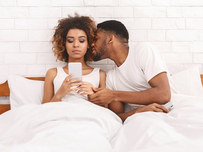 Couple avec partenaire en manque de sexe lovatoy
