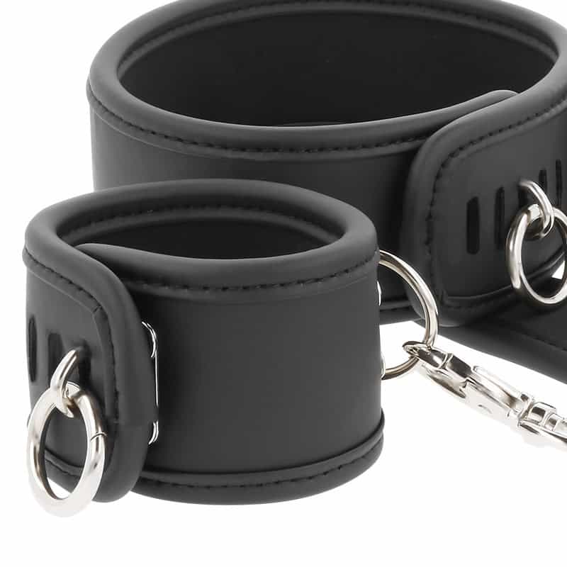 FETISH SUBMISSIVE - COLLIER ET MENOTTES EN CUIR VÉGAN AVEC DOUBLURE EN NOPRÈNE – Image 5